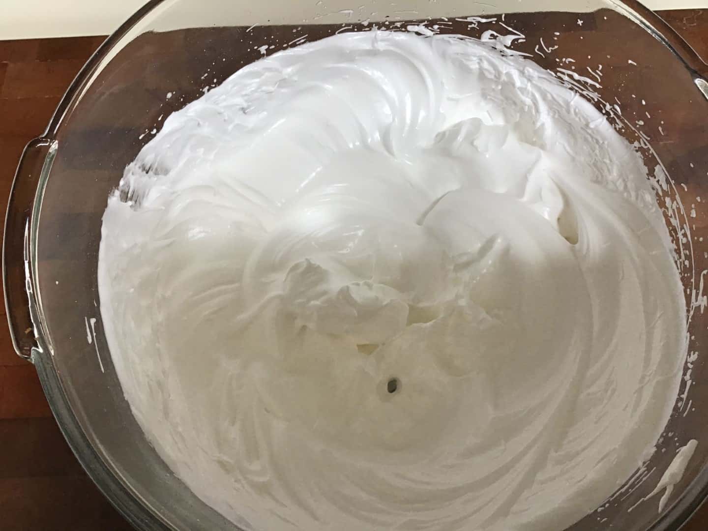 how-long-should-you-whip-egg-whites-to-get-stiff-peaks-baking-nook