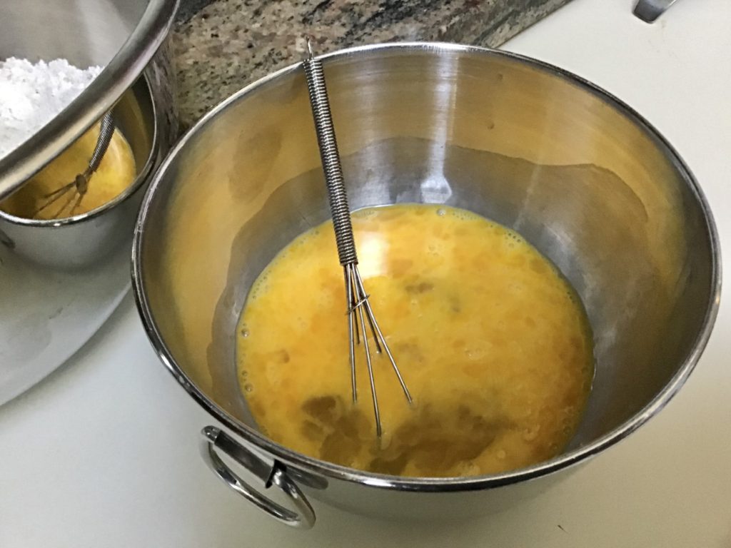 Steps to make a moist carrot cake